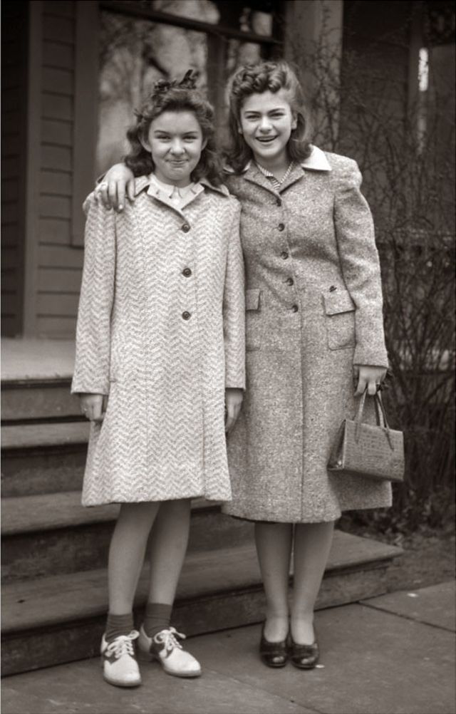 Photos Show What Teenage Girls Wore in the 1940s_Ha