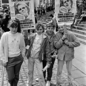 Poignant Photos of Liverpool in the 1980s_Ha