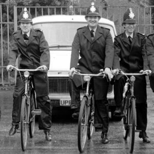 30 Vintage Photos Capture Everyday Life of Bournemouth, England From Between the 1940s and ’50s_ha