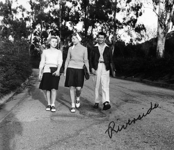 Fascinating Vintage Photos of Young Girls Wearing Saddle Shoes in Their Highest Popularity Period _  nan