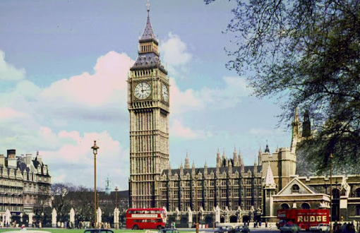 28 Vintage Color Snapshots of London in the 1960s_teo