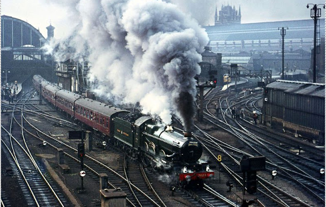 48 Amazing Color Photos That Show London’s Terminal Stations in the 1960s_teo