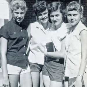 Vintage Photos of Teenage Girls’ Fashion in the 1950s_teo